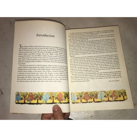 The Children's Bible Vintage Hardcover Book - Picture 10 of 16